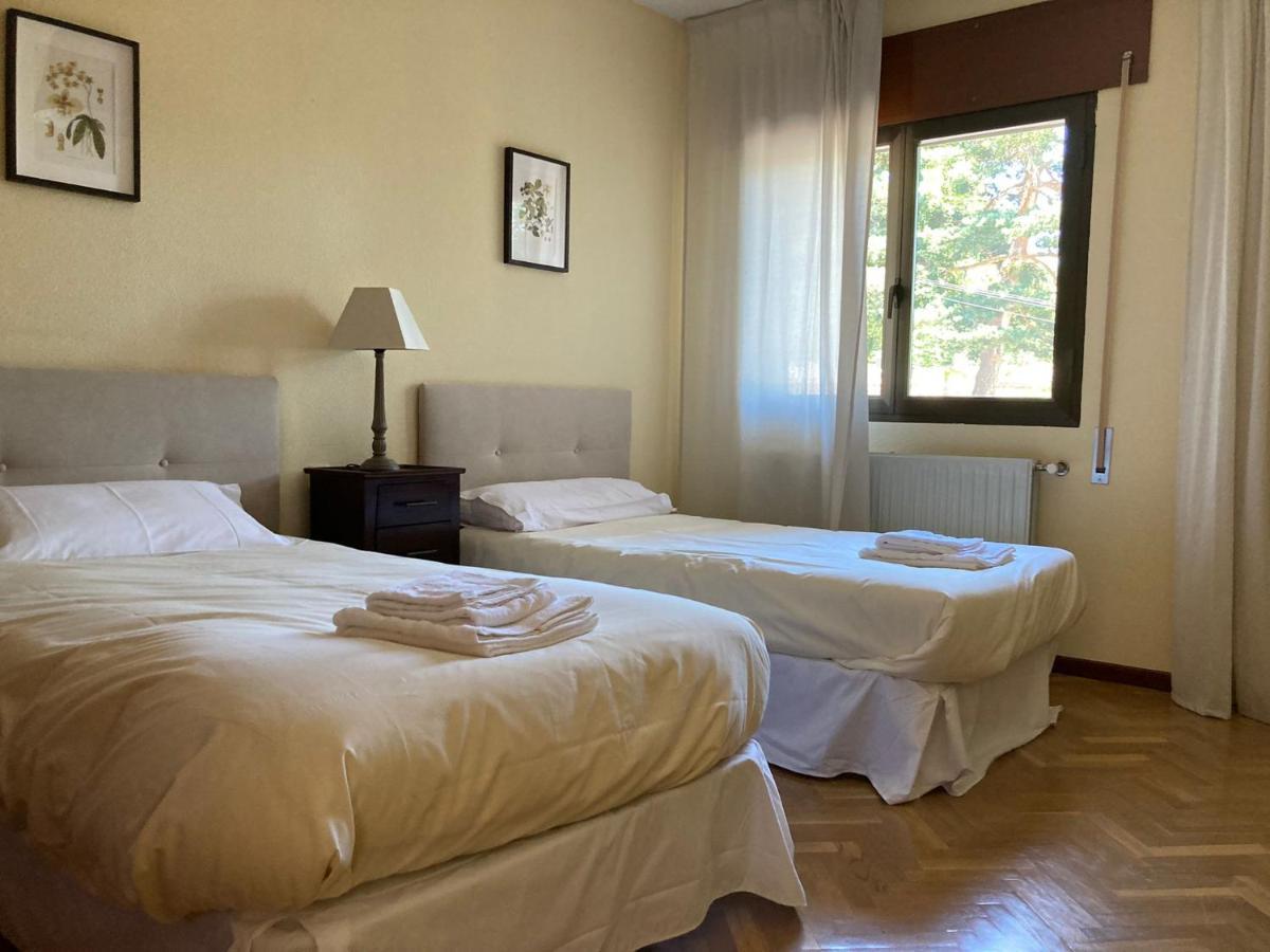 Los Cedros, Gran Chalet Con Piscina Y Apartamento En Navacerrada Βίλα Εξωτερικό φωτογραφία