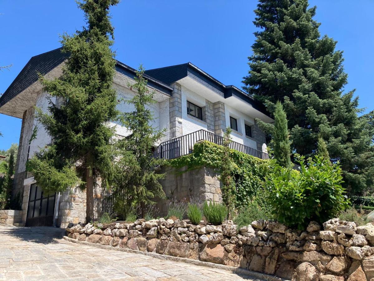 Los Cedros, Gran Chalet Con Piscina Y Apartamento En Navacerrada Βίλα Εξωτερικό φωτογραφία