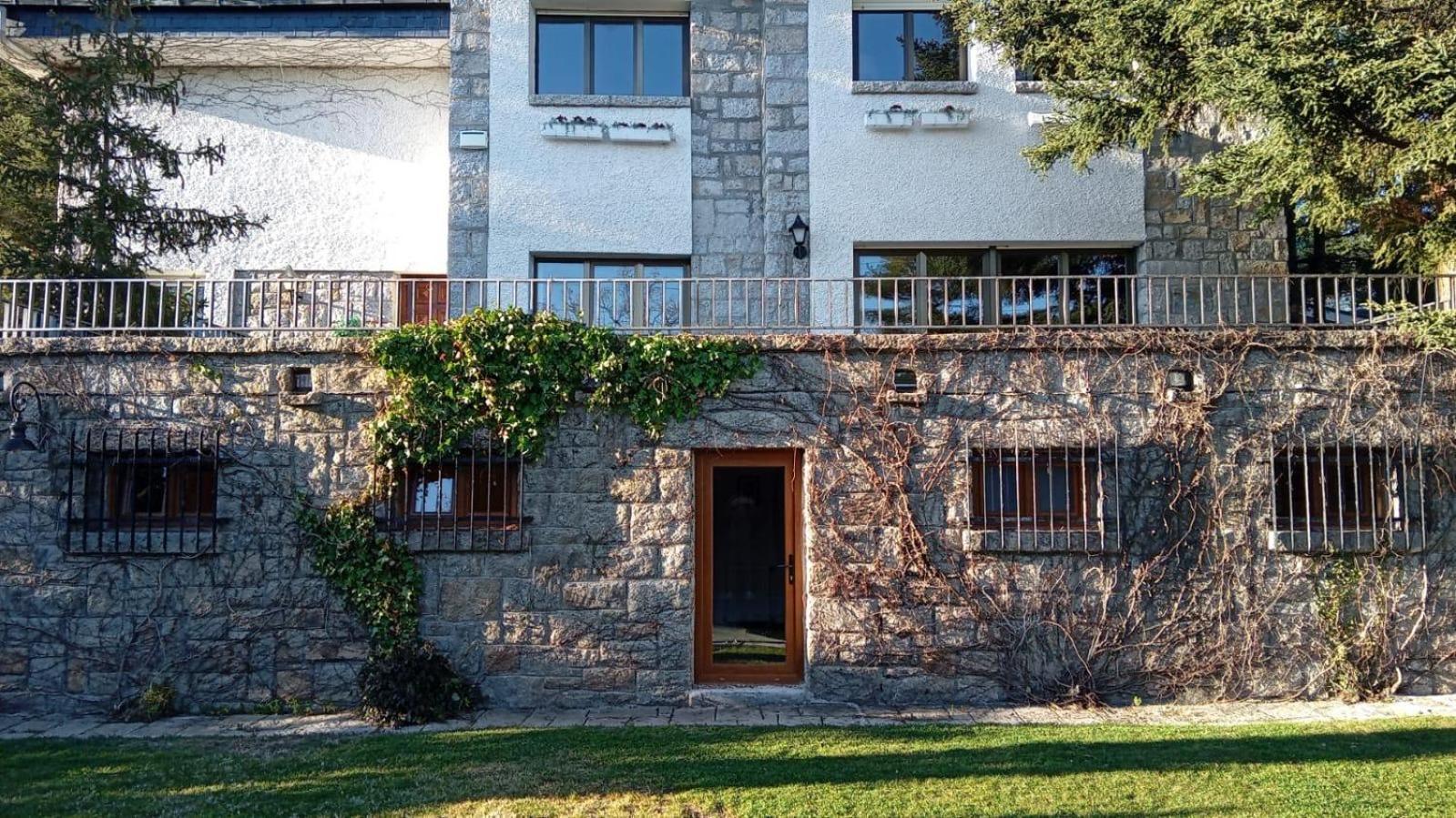 Los Cedros, Gran Chalet Con Piscina Y Apartamento En Navacerrada Εξωτερικό φωτογραφία