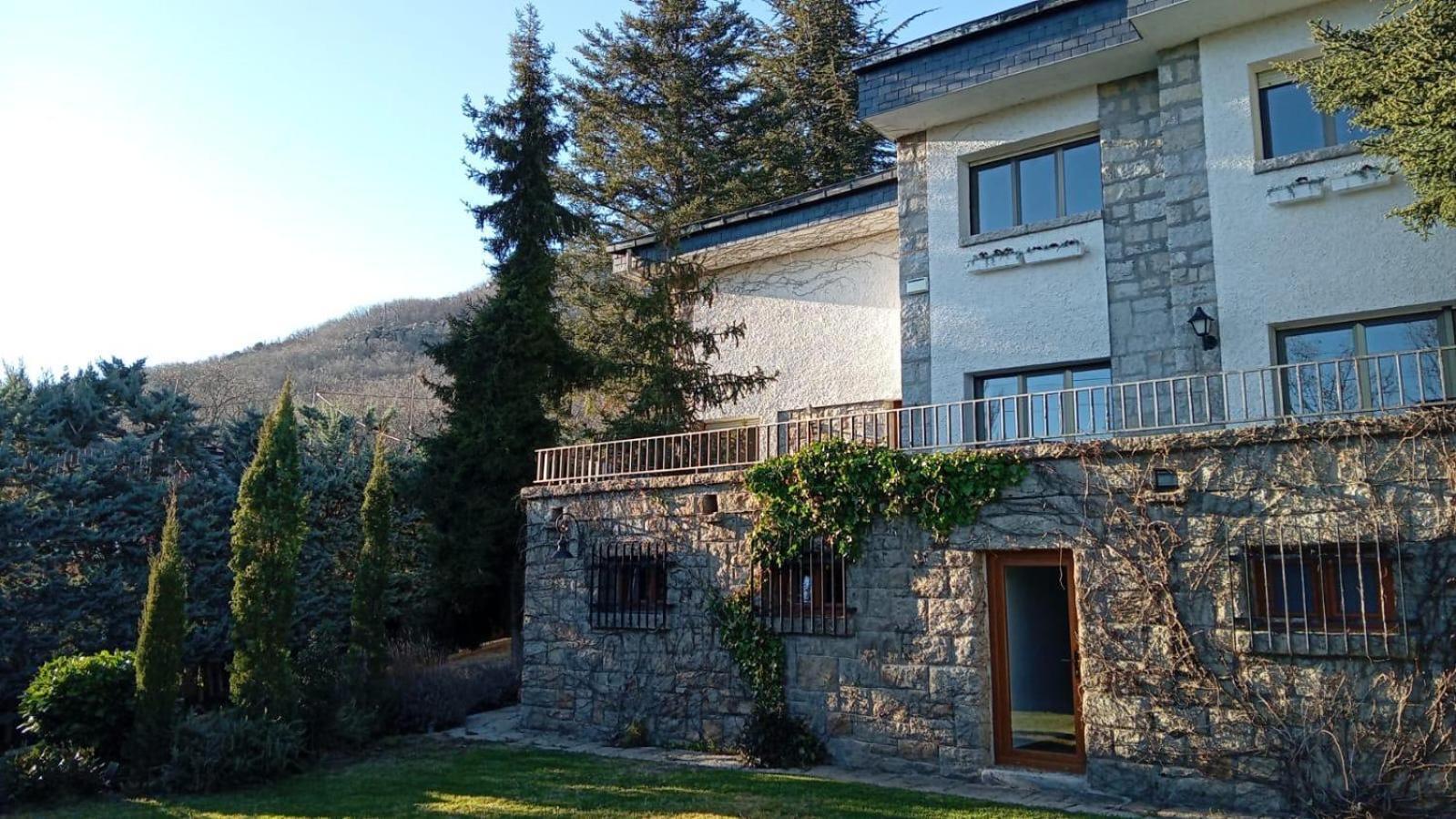 Los Cedros, Gran Chalet Con Piscina Y Apartamento En Navacerrada Βίλα Εξωτερικό φωτογραφία